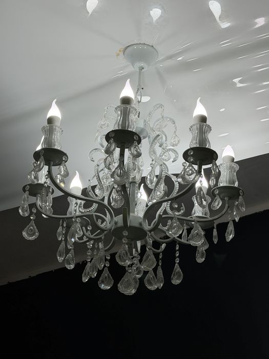 Продам люстру . В хорошем  состоянии