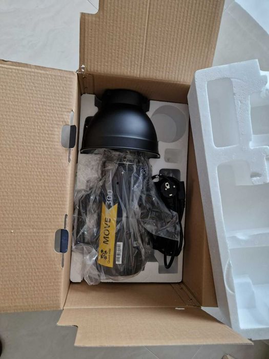 светкавица Quadralite Move X 300 Studio Flash