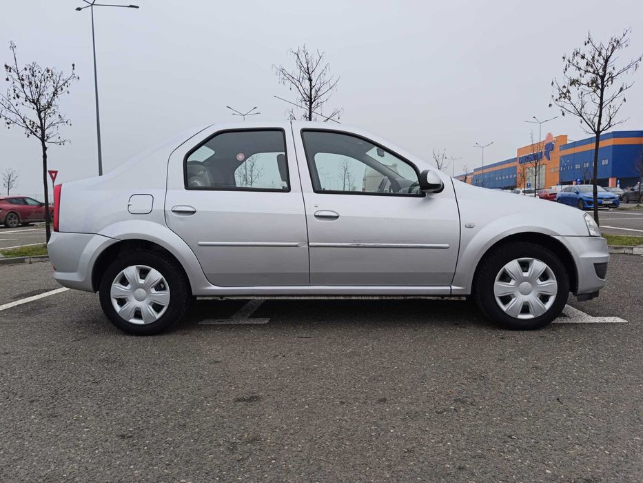Vand Dacia Logan