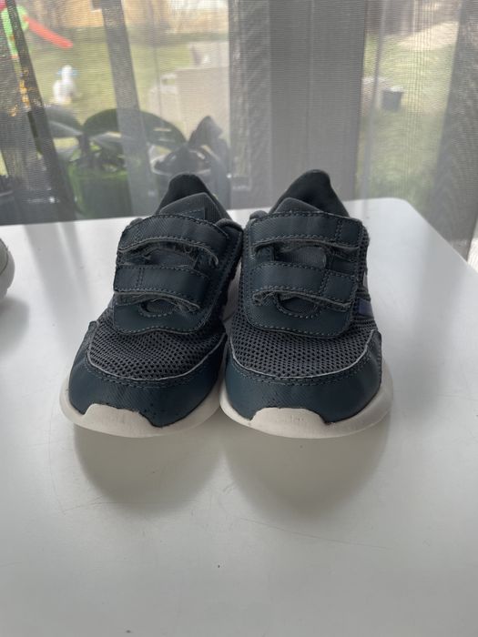 Маратонки Adidas 27 номер