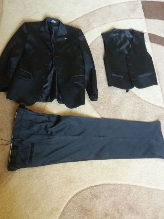 костюм-тройка для мальчика