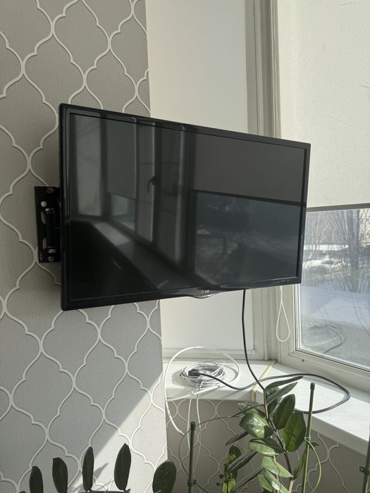 Продам телевизор LG 32 дюйма