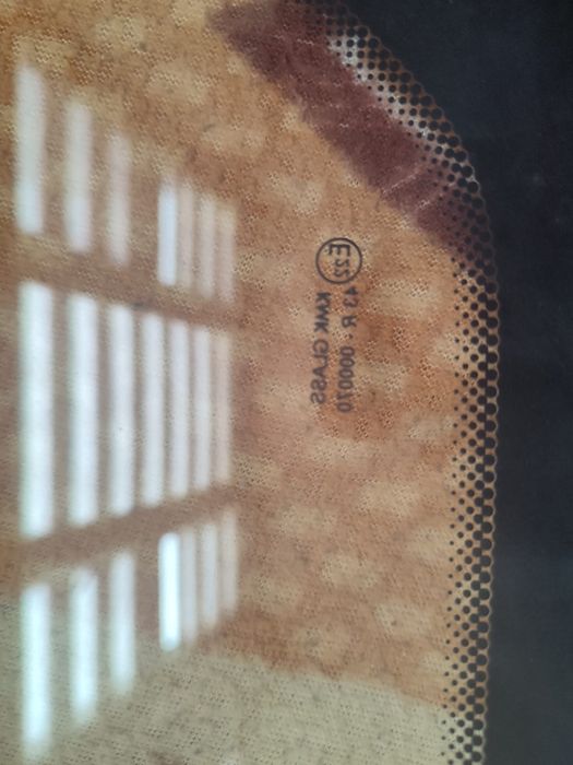 Продается задний стекло новый