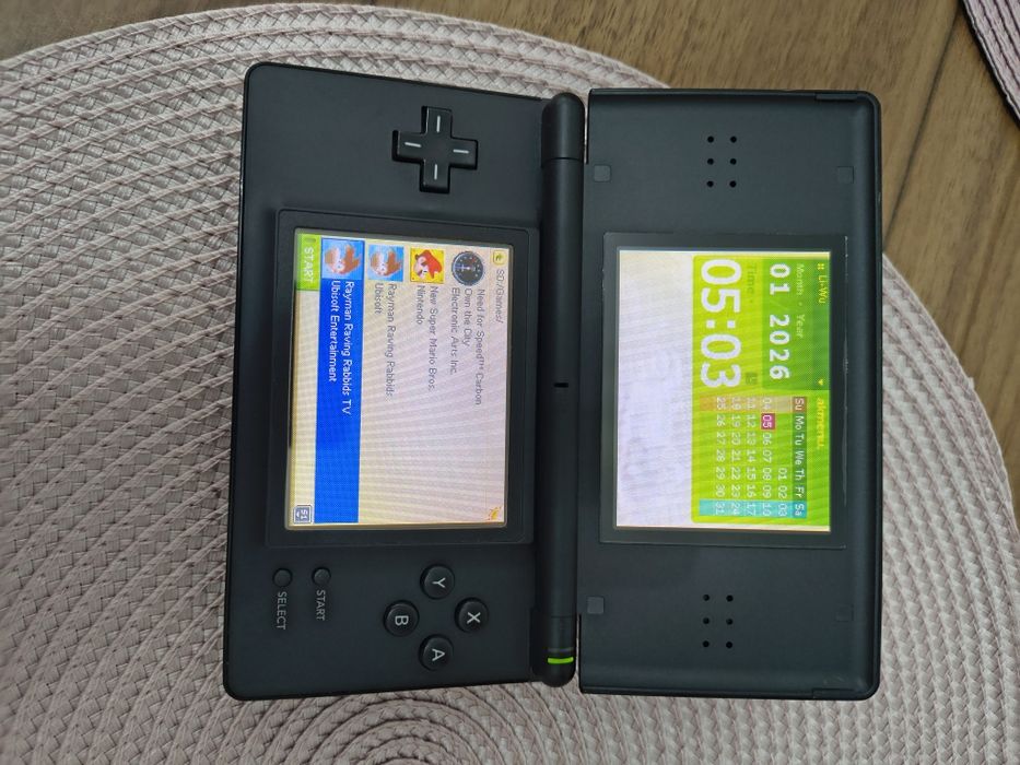 Nintendo DS Lite, cablu alimentare, modat card 64gb