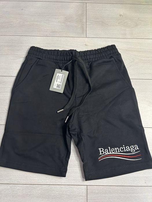 Pantaloni scurti balenciaga top 2026