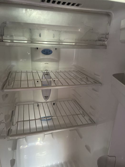 Продам Холодильник LG