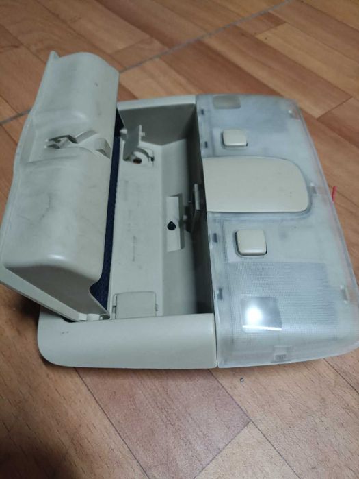 Продам оригинальный плафон от Lexus ES 300 / Windom 30