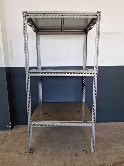 Rafturi metalice industriale