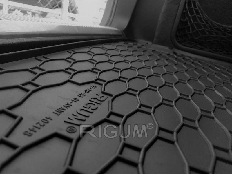 Гумени стелки или багажник AUDI A4 B6 B7, Ауди А4 от 2000 до 2008г.