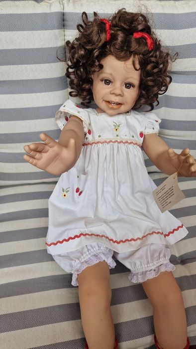 Papsusa Colectie, Judith by  Monika Levenig