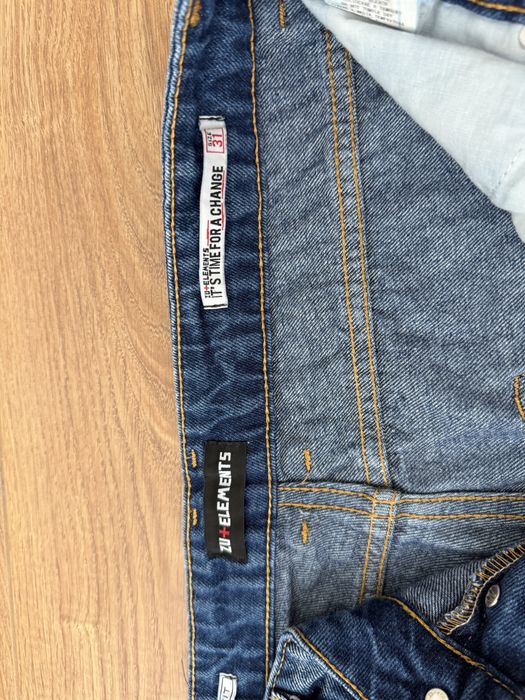 Мъжки дънки.