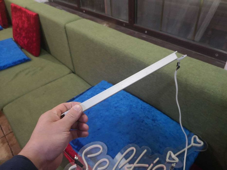 Неоновая вывеска Selfie