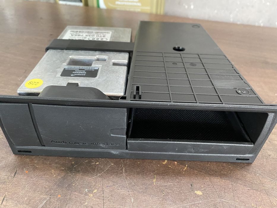 Modul AMI audi a4 a5 a6 q5 8T0035785A Ilfov Pantelimon • OLX.ro