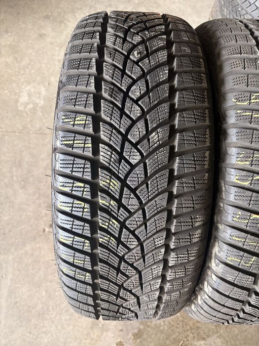 Anvelope iarna 215/55/16 GoodYear UltraGrip Performance 215 55 16 R 16