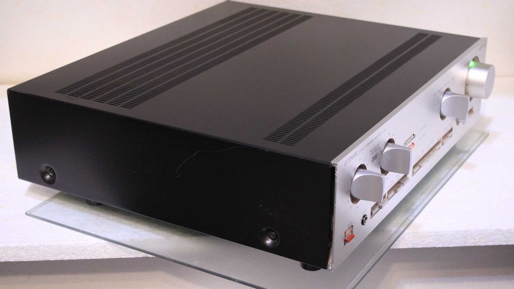 Statie/Amplificator Luxman L-410.