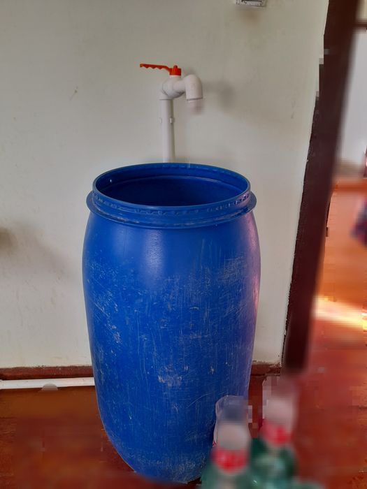 Продам бачок для быта