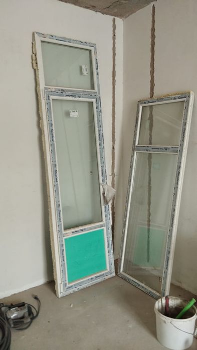 Дверь на балкон и окно для балкон