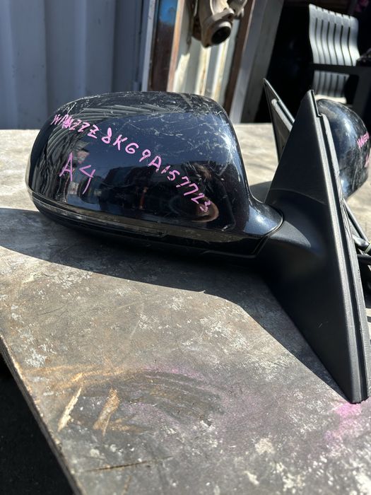 Зеркало на Audi A4