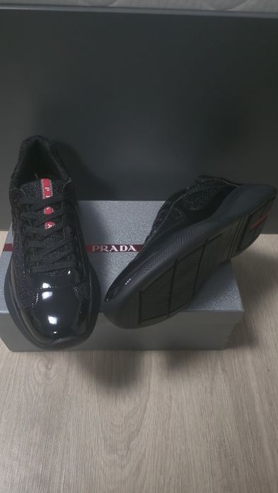 Prada cups black