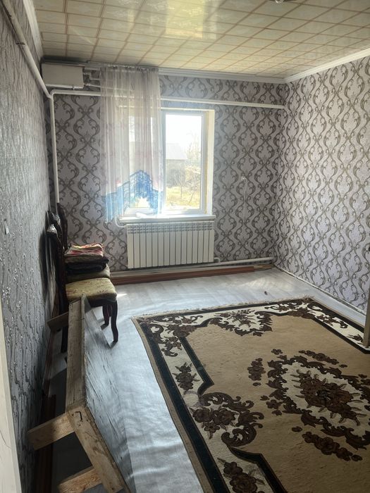 Дом продается в хорошем раионе.