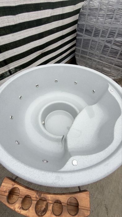 Ciubar rotund 200 cm diametrul