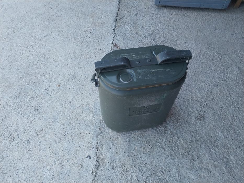 Продам термос.  Новый.