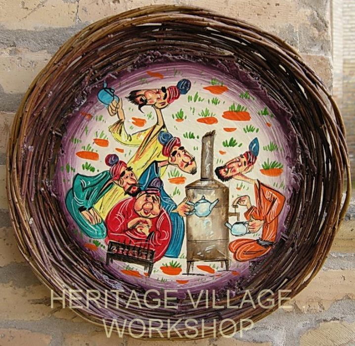 Набор декоративных настенных тарелок-панно .