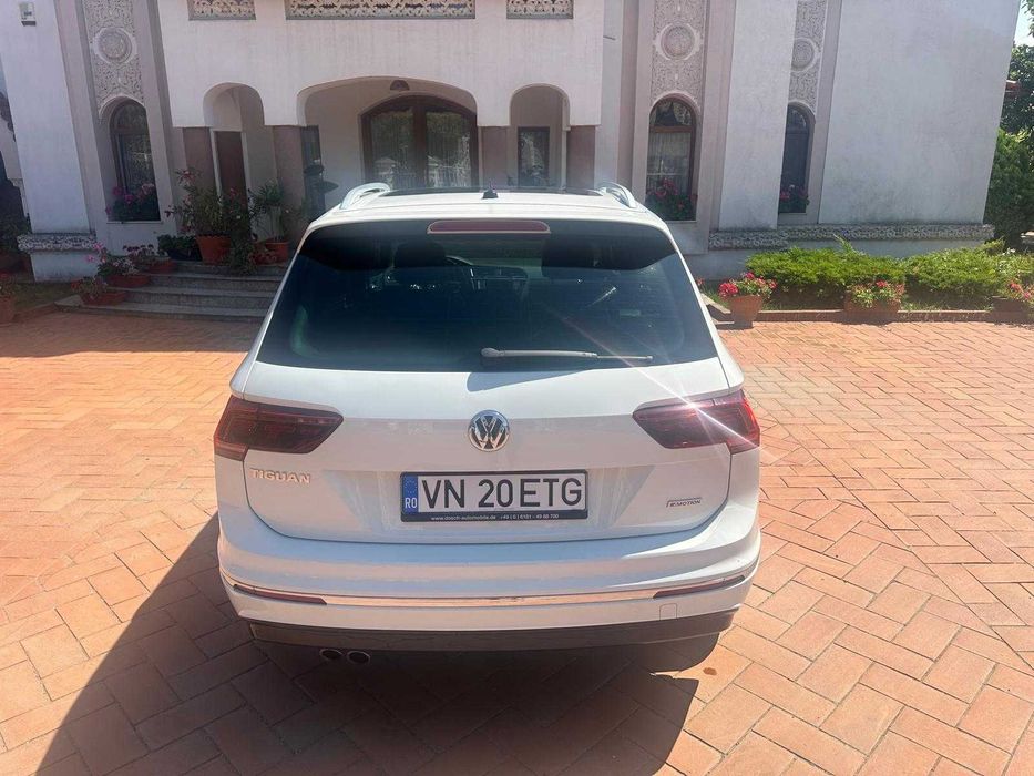 Volkswagen Tiguan R-Line 2.0D 4Motion Panorama/Digital Cockpit