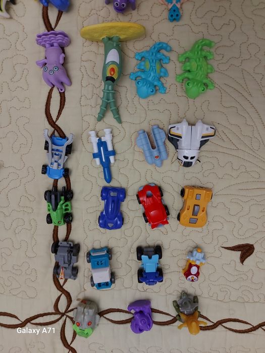 Киндер игрушки разные