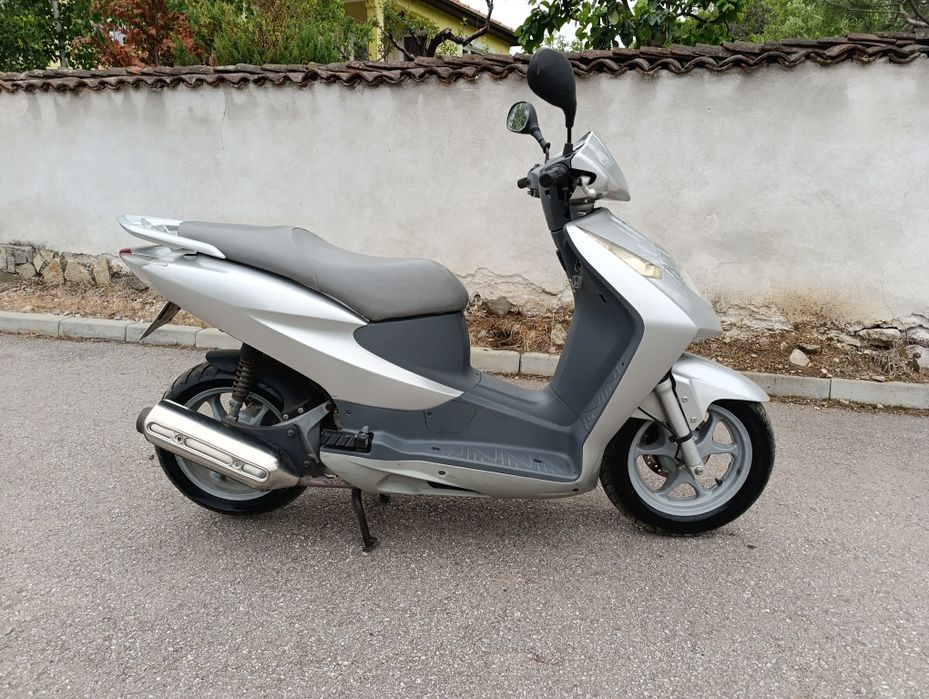 Продавам Хонда Дилън 150