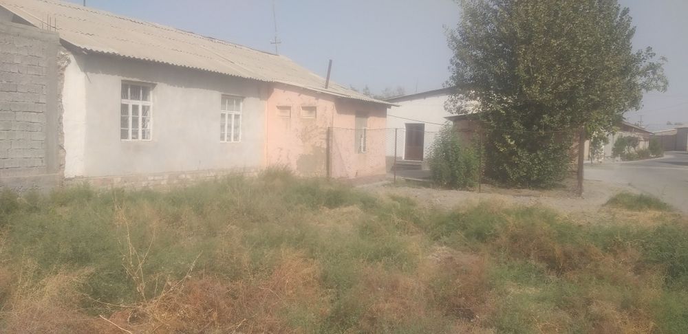 Челак шахри Бунйодкор махалласида 4 сотих 4 хонали уй. Газ свет зур