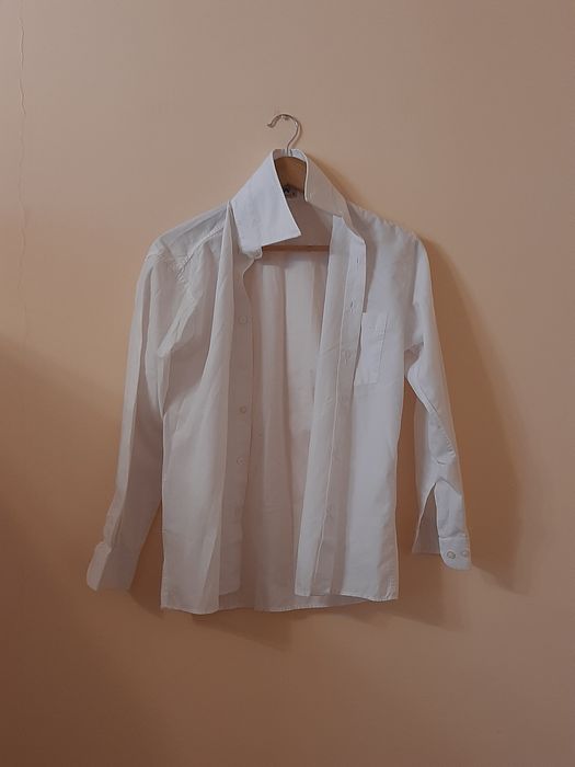 Два панталона и риза в комплект