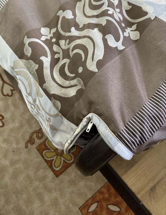 Продавам голямо шалте 30€