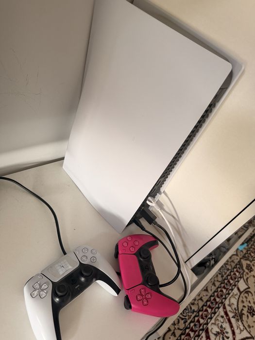 Плэстэйшн приставка