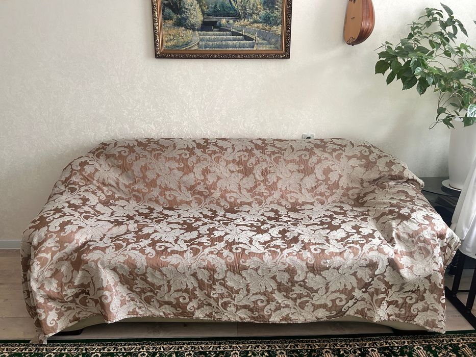 Продаю диван срочно