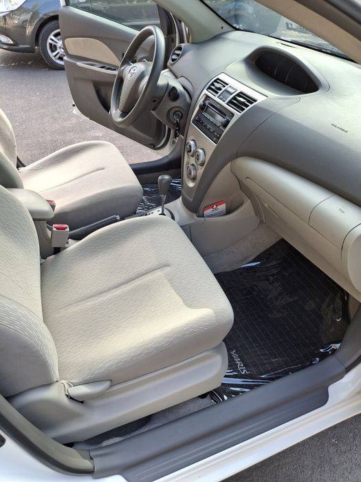 Продам Toyota Yaris 1.5 а/т 2008 года.