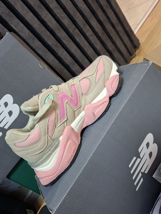 Adidași  new balance 2000