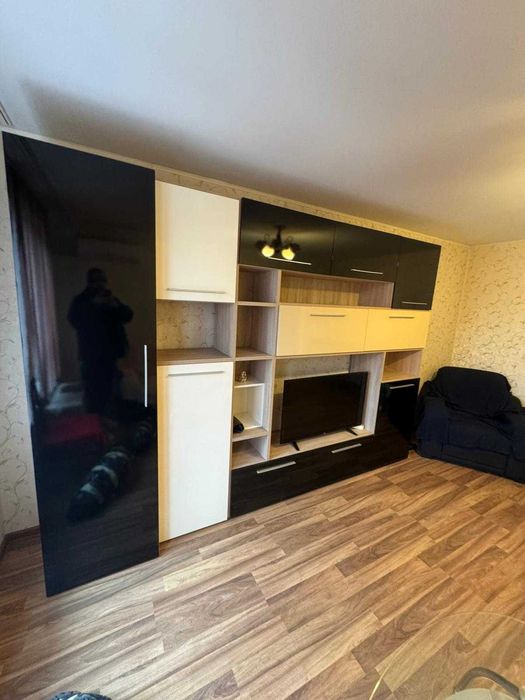 Mobila living-stare foarte buna-aproape noua