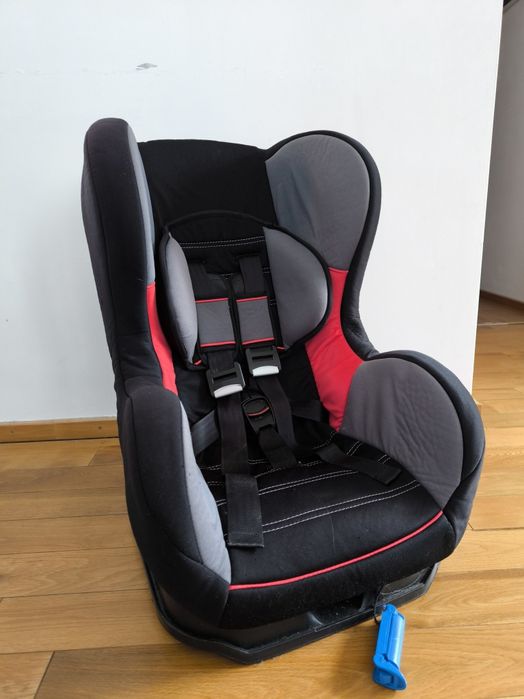 Столче за кола 0-18 кг