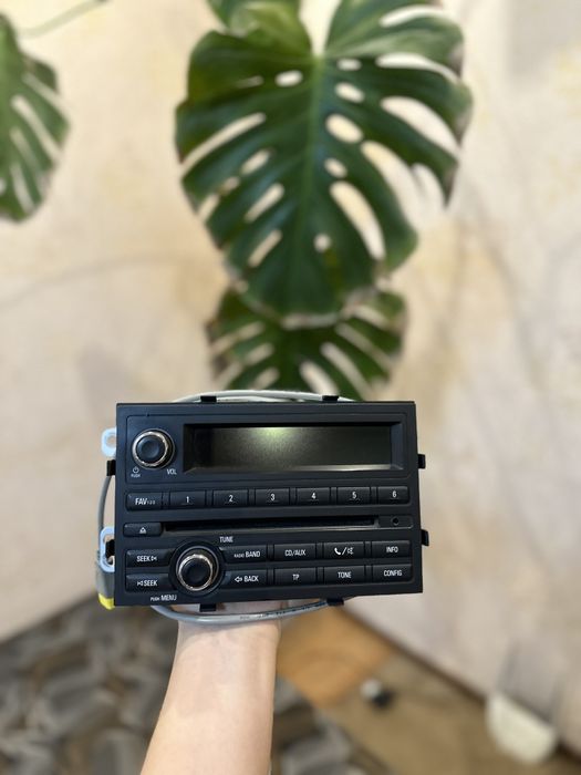 Авто Магнитофон Кобальт в хорошем состоянии  Brutus USB auxi  все раб.