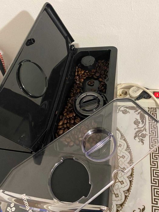 Espressor automat cafea Saeco Pico Baristo HD8925 cu rasnita + Carafa lapte
