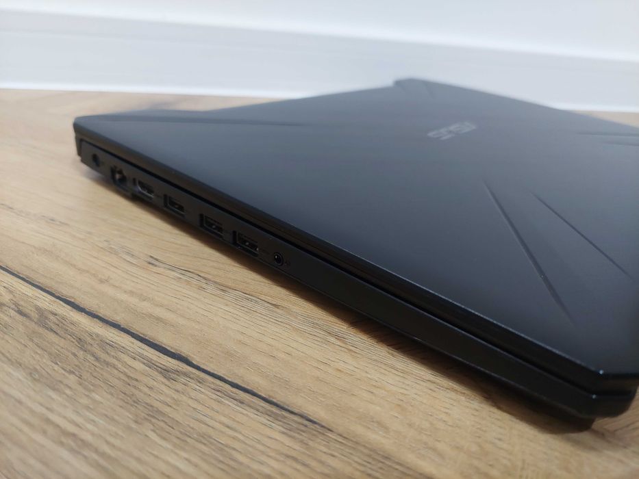 Геймърски лаптоп Asus TUF Gaming FX505DV 16GB RTX 2060 6GB Ryzen 3750H