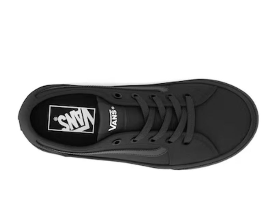 Продавам кецове Vans