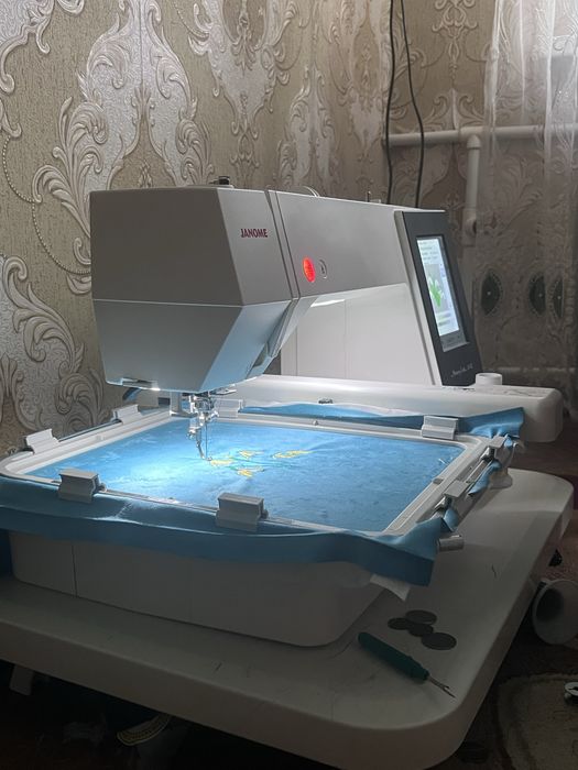 Продам Janome Memory Craft 500E