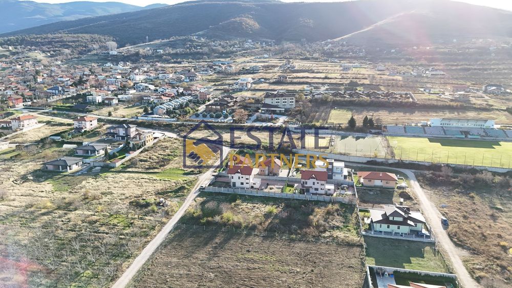 Парцел в Пловдив, област-с.Брестник площ 646 цена 56000