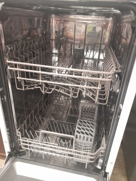 Продам посудомоечную машину