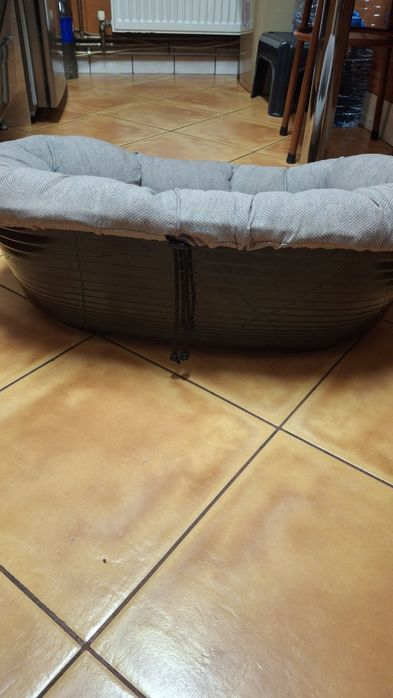 Pat/Coș Ferplast Siesta Deluxe pentru câini– aproape nou
