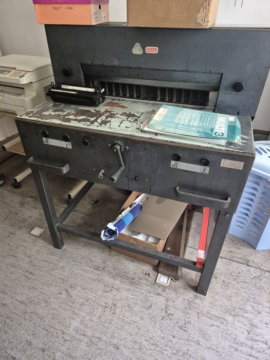 Ghilotină electrică IDEAL 650 mm – 800 coli – profesională – 230V