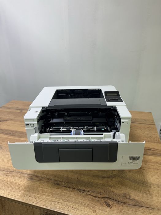 Принтер HP LaserJet Pro M404dn