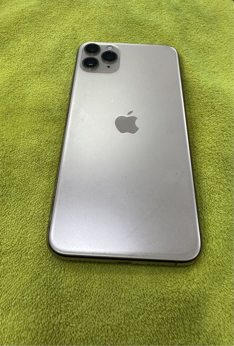 iphone 11 pro max. 64 gb. yomkst 73.